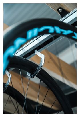 Sistema di stoccaggio per biciclette a soffitto Stashed SpaceRail per 4 biciclette