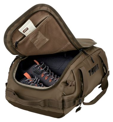 Bolsa de viaje Thule Chasm Recycled Duffel 30 L, color caqui oscuro