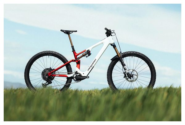 Bicicleta eléctrica de montaña con suspensión total Megamo Reason AL 05 Sram 12 V, 800 Wh, DJI 150 Nm, 29'', blanco/rojo, 2027