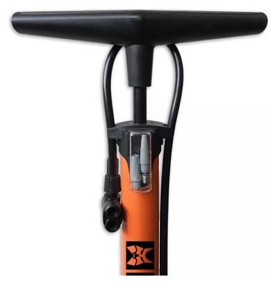 Pompe à pied en acier avec manomètre - 12 BARs - Orange