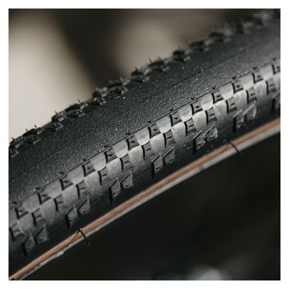 Hutchinson Caracal Race Racing Lab Gravel Tire 700 mm Tubeless Ready Folding Mach Tread 3.0 Black