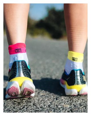 Calcetines Compressport Pro Racing v4.0 Run Low Blanco/Amarillo/Rosa