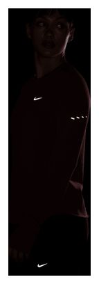 Camiseta térmica Nike Swift rosa para mujer