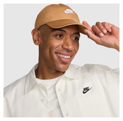 Gorra Nike Club Marrón