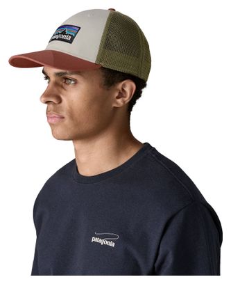 Cappello trucker unisex Patagonia P-6 Logo LoPro Bianco/Corallo