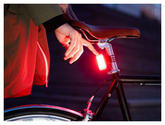 Lumière magnétique arrière pour vélo