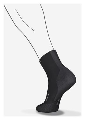 Calzini da corsa Kiprun Run 900 Thin Mid Nero