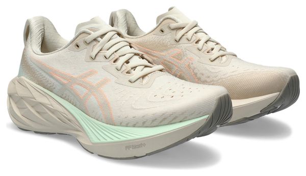 Chaussures de Running Femme Asics Novablast 4 Beige Vert