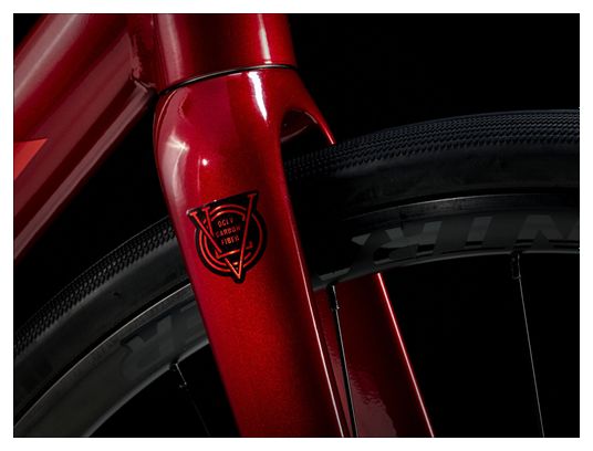 Trek Domane AL 2 Shimano Claris 8V 700mm Rood Racefiets Gen 4