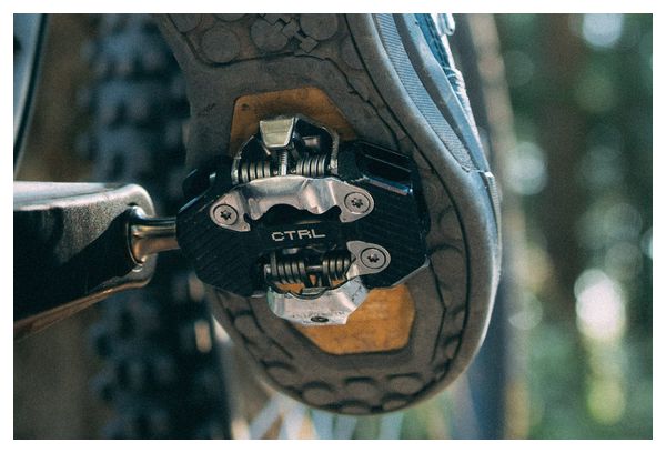 Paar Wolft CTRL Trail Clipless pedalen paars