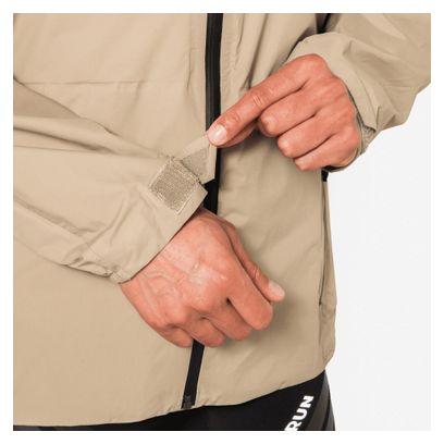 Giacca impermeabile Kiprun Rain Run Perf 900 beige da uomo