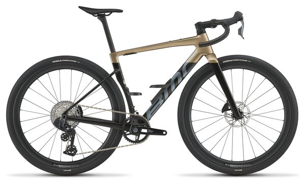 Bicicleta de gravel BMC Kaius 01 Three Sram Rival AXS 13V 700 mm Oro/Negro Carbono 2027
