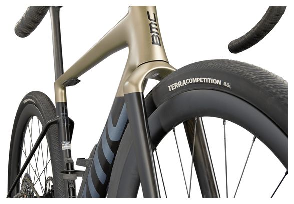 Bicicleta de gravel BMC Kaius 01 Three Sram Rival AXS 13V 700 mm Oro/Negro Carbono 2027