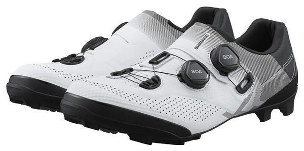 Coppia di scarpe MTB Shimano XC702 bianche