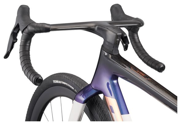 Bicicletta gravel BMC Kaius 01 One Sram Red AXS 13V 700 mm Bianco/Blu navy/Nero 2027
