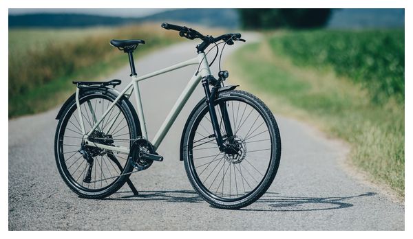 Bicicleta de trekking Cube Kathmandu EXC con cambio Shimano Cues 11S, manillar de 700 mm, color verde guisante, 2026