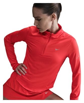 Damesmodel Nike Dri-Fit Swift UV Red 1/2 Zip Top