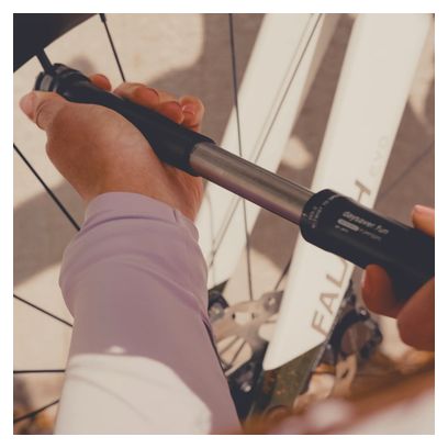 Pompa a mano Daysaver Incredible Gravel/Route (max 8 bar/120 psi) nera