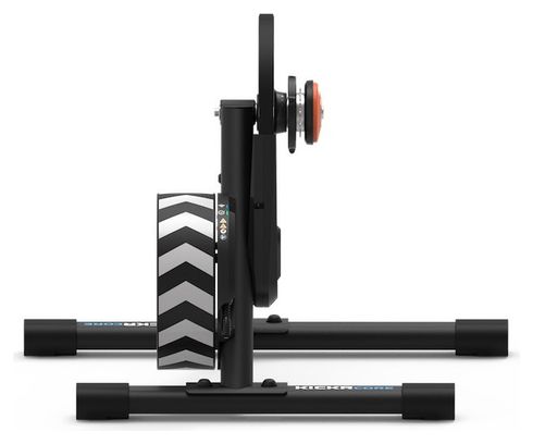Heimtrainer Wahoo Fitness Kickr Core v2 mit Zwift Cog and Click
