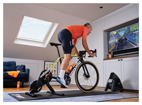 Heimtrainer Wahoo Fitness Kickr Core v2 mit Zwift Cog and Click