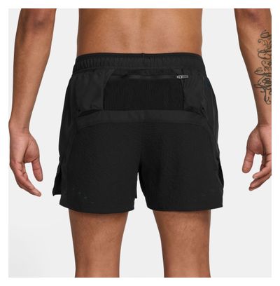 Heren Nike Run 5in Zwart Kort