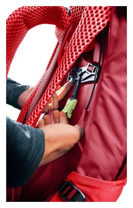 Mochila de senderismo Deuter Futura Pro 32 L roja para hombre