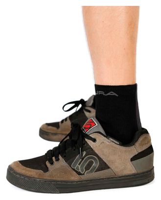 Paire de Chaussettes Imperméables Endura Hummvee Noir / Bleu