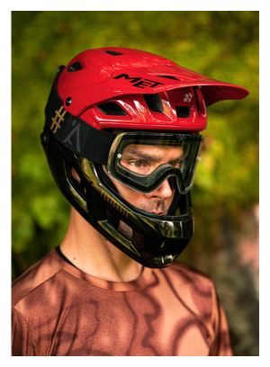 Remove chinguard Helmet Met Parachute MCR Mips Red/Black