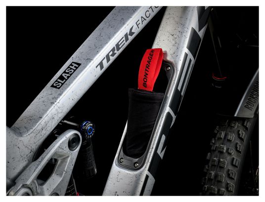 Mountain bike full-suspension Trek Slash 9.8 Shimano 12V 29/27,5'' Argento Gen 6 - Bicicletta da esposizione
