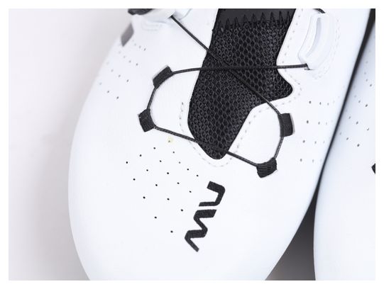 Straßenschuhe Northwave Veloce Extreme Schwarz/Weiß | T43 1/2 | Refurbished Product