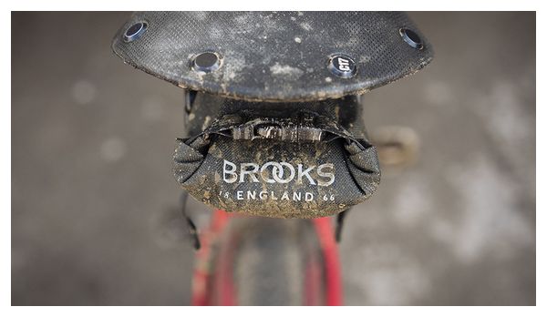 Brooks Scape Saddle Roll Bag 1L Mud Brown