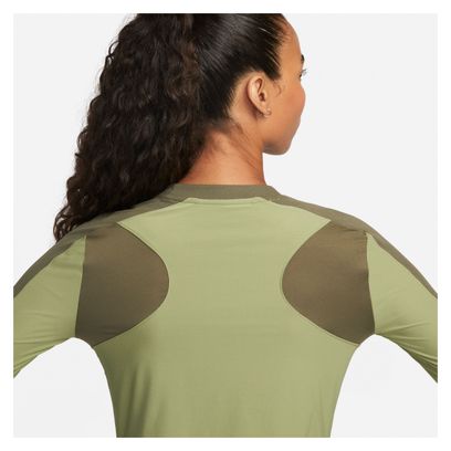 Camiseta de manga larga Nike Air Dri-Fit Khaki para mujer