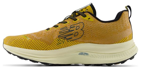 Zapatillas New Balance FuelCell SuperComp Trail Marrón Hombre