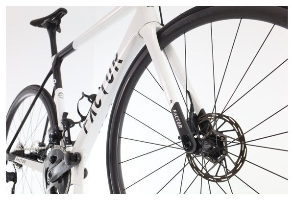 Produit reconditionné · Factor O2 VAM Carbone · Blanc / Vélo de route / Factor | Très bon état