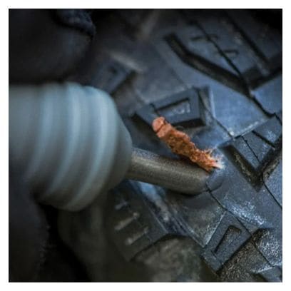 Outil pour Mèches Tubeless Blackburn Plugger Tubeless Tire Repair Kit