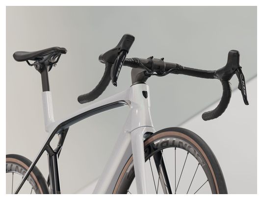 Bicicletta da strada Trek Madone SL 6 Shimano 105 Di2 12V 700 mm Bianco Gen. 8