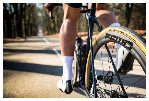 Fast Forward Tyro Carbon Tubeless Wheelset | 12x100 - 12x142 mm | Black