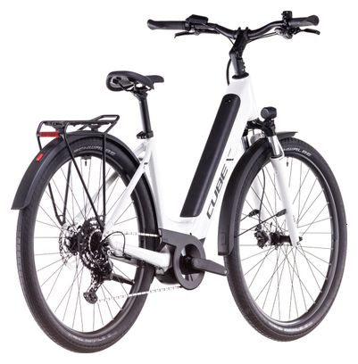 Cube Touring Hybrid One 500 Easy Entry Bicicletta elettrica ibrida Shimano Cues 9S 500 Wh 700 mm Cotone Bianco Grigio 2025