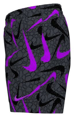 Bañador Nike Swim Breaker Pebble AOP de 4 pulgadas, negro/morado, para niño