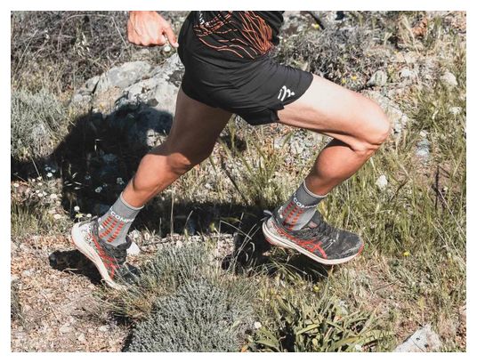 Chaussettes Compressport Ultra Trail Gris/Rouge Trail Capsule 2023