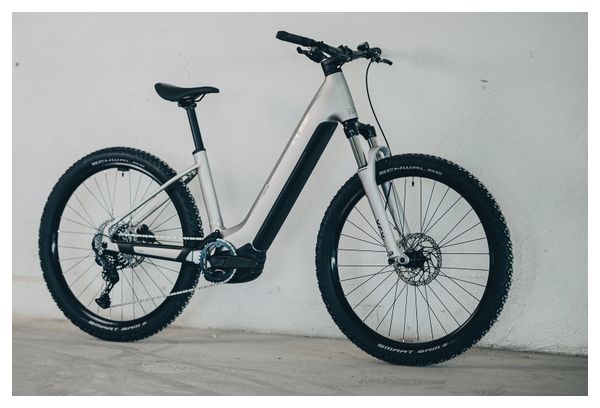 Cube Reaction Hybrid One 800 Easy Entry MTB hardtail elettrica Shimano 10S 800 Wh Bosch 100 Nm 27,5'' Grigio elegante 2026