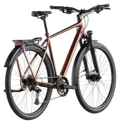 Bicicletta da trekking Cube Kathmandu Pro con cambio Shimano Cues 10S, manubrio da 700 mm, colore rosso-arancio Sun Glow, modello 2026