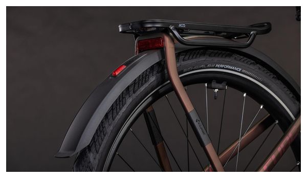 VTC Électrique Cube Kathmandu Hybrid Pro 800 Easy Entry Shimano Deore/Deore XT 12V 800 Wh 700 mm Rouge Orange Sun Glow 2026