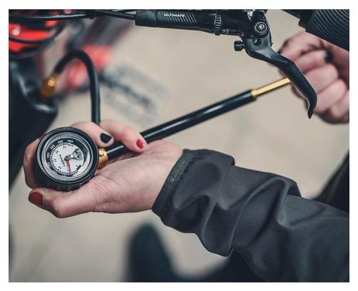 Pompa ammortizzatore Lezyne Shock Drive (Max 400 psi / 27,5 bar) Nero