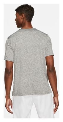 Nike Rise 365 Gris Homme short sleeve jersey