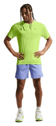 Nike Stride Kurzarm-Shirt für Herren in Gelb