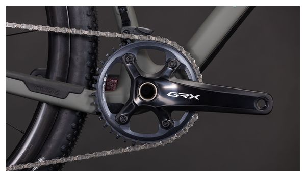 Cube Nuroad C:62 EX Gravel Bike Shimano GRX Di2 12S 700 mm Grigio Antico 2026