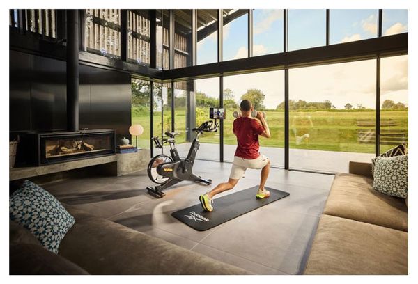 Vélo Indoor Cycling Reebok Z-Tech - Kinomap et Zwift - roue d'inertie 20kg - frein électromagnétique - poids max 150kg