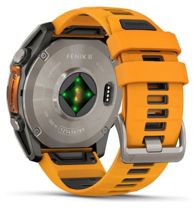 Montre GPS Garmin Fénix 8 AMOLED - 51 mm Sapphire Titane avec Bracelet en Silicone Orange Graphite