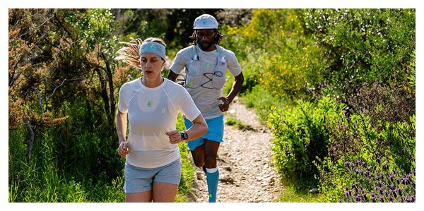 Camiseta de manga corta Compressport Trail Racing blanca para mujer